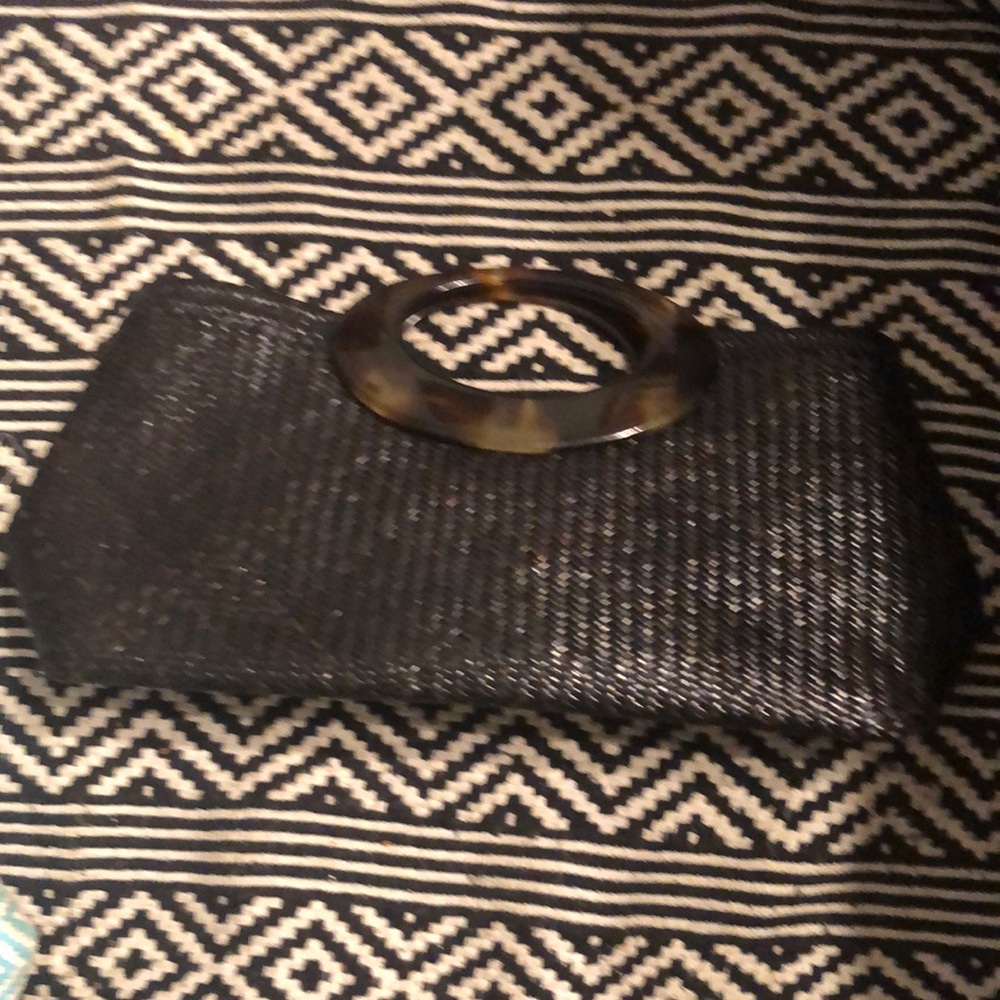 Woven clutch with great handles